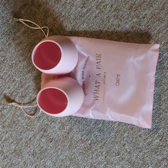 2 silicone wine glasses - Picture 2 of 2